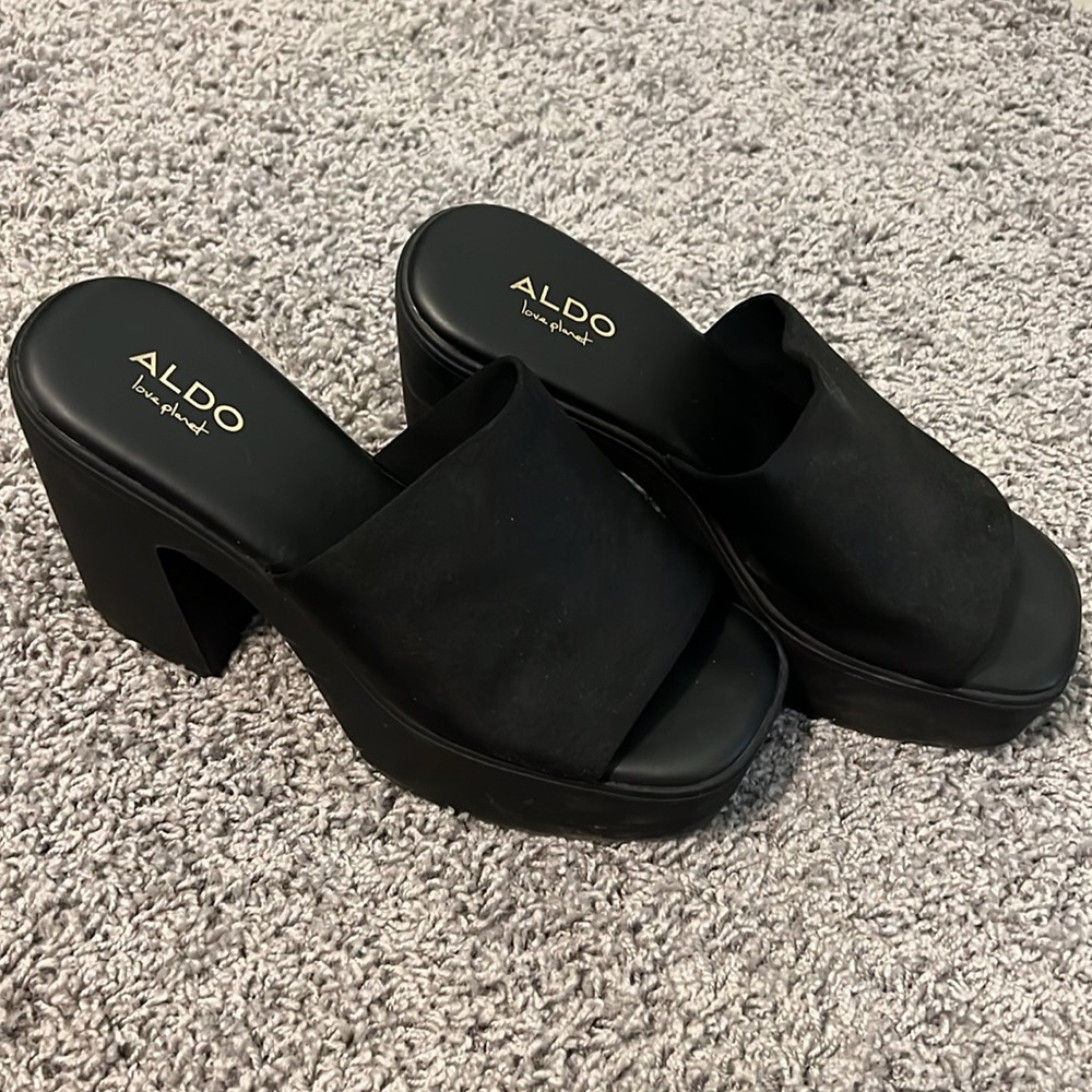 Also Maysee size 6.5
